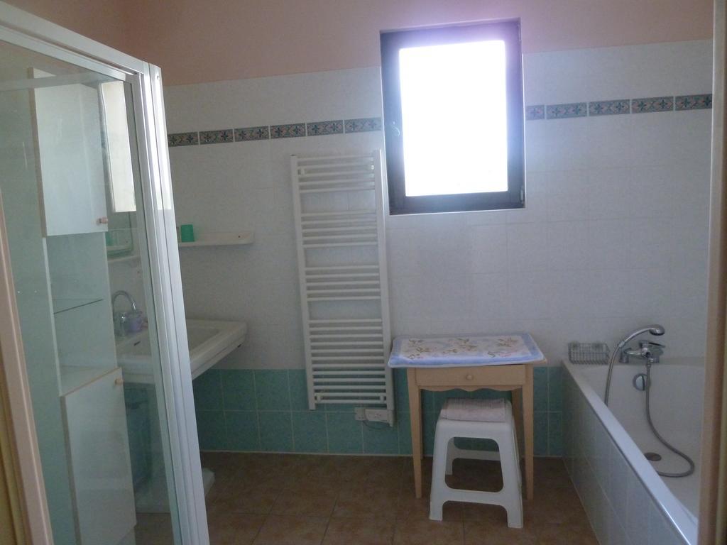 Le Val Leron Bed & Breakfast Valaurie Ngoại thất bức ảnh