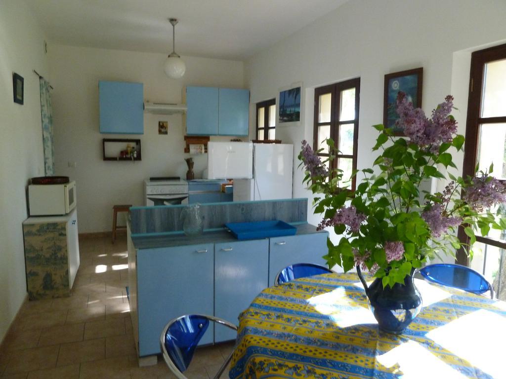 Le Val Leron Bed & Breakfast Valaurie Ngoại thất bức ảnh