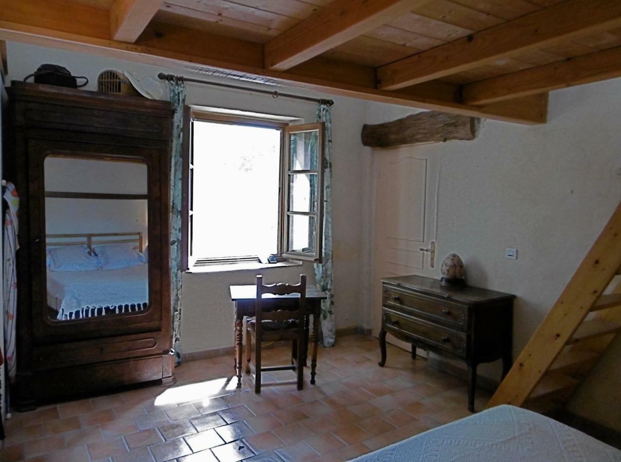 Le Val Leron Bed & Breakfast Valaurie Ngoại thất bức ảnh